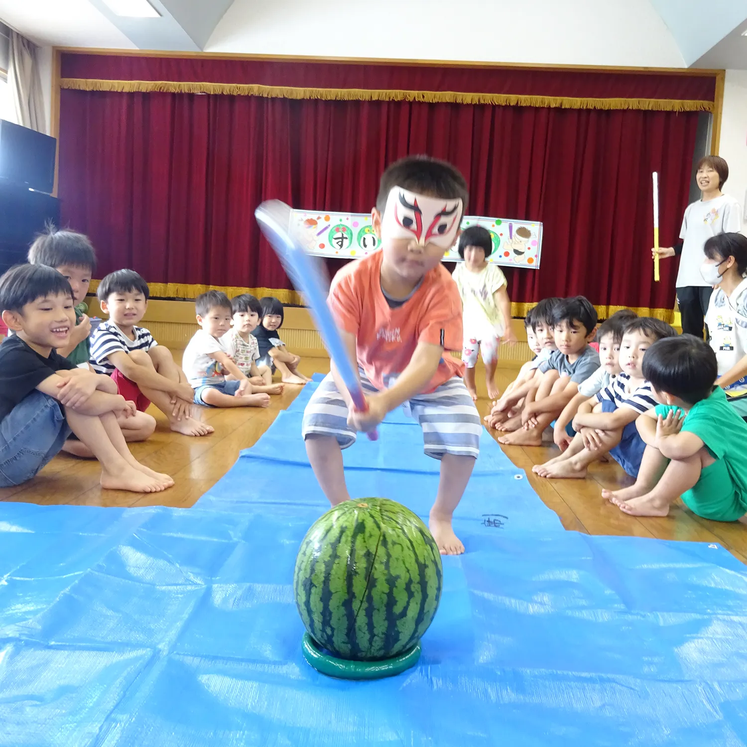 8月